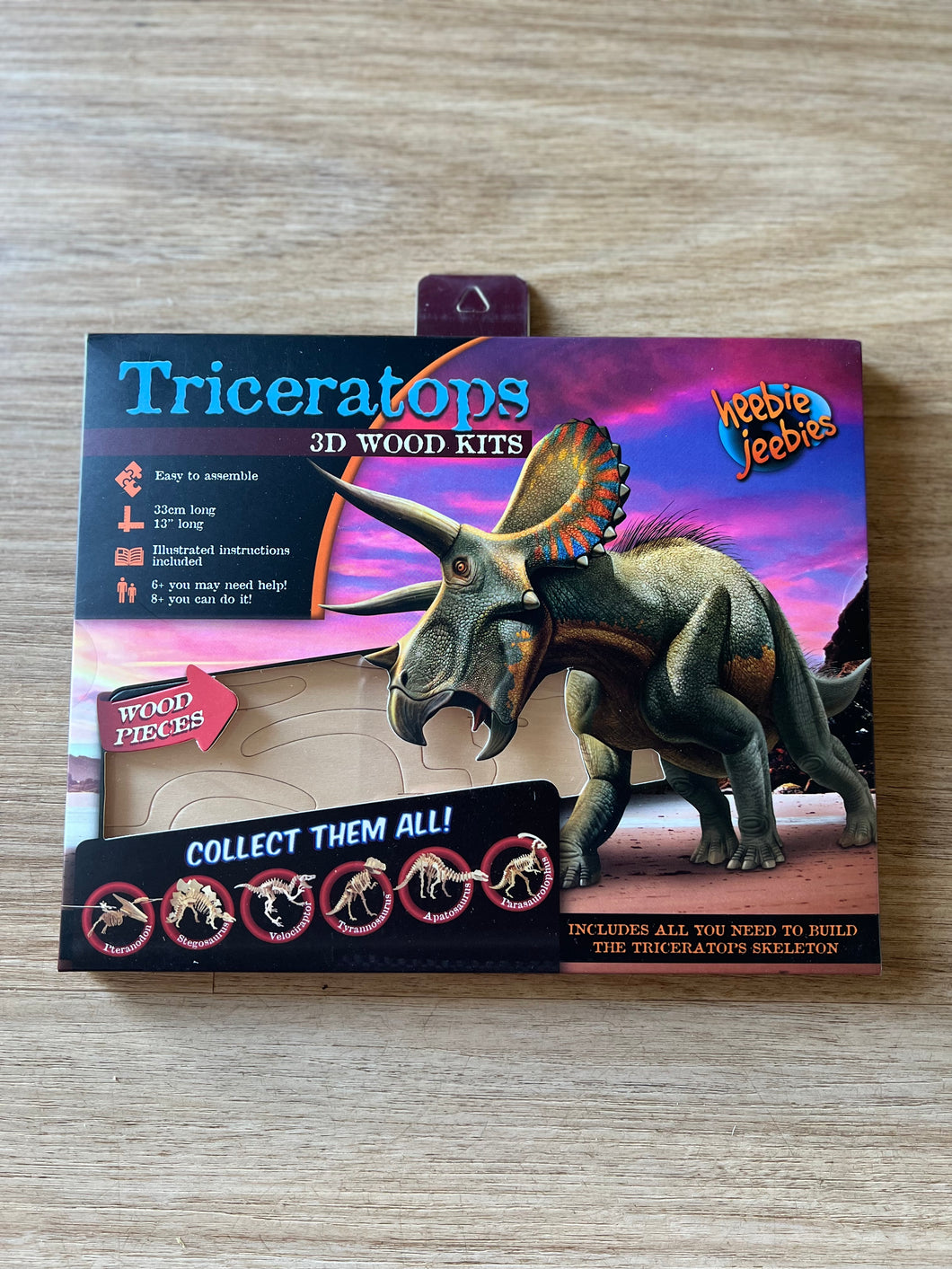 Triceratops dinosaur kit
