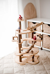 Three level tree house play se