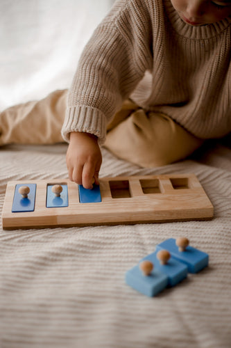 Short -Tall Knob Puzzle